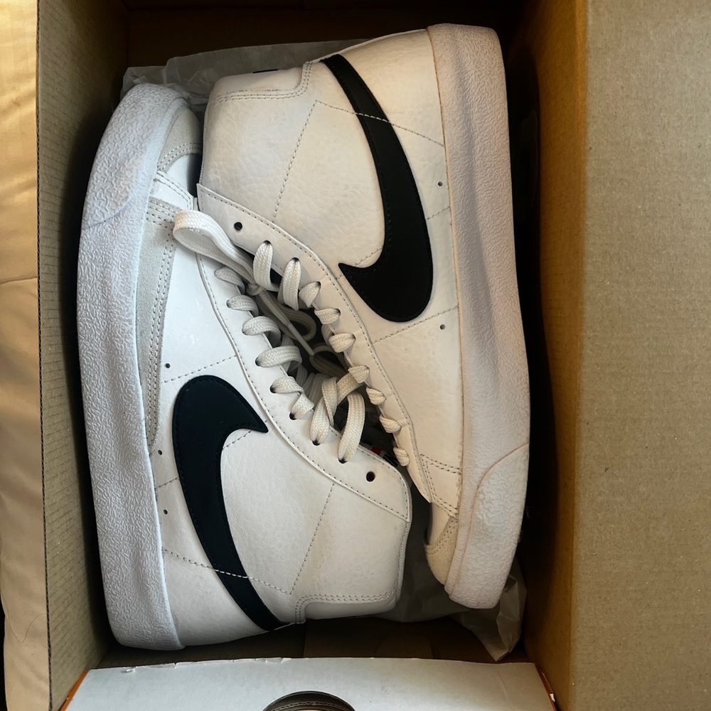 Nike blazer mids